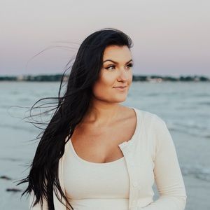 Meet your Posher, Haley